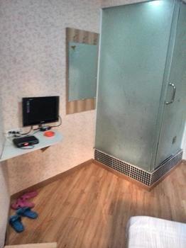 Wuhan Wansongyuan Guoshun Hostel Bagian luar foto